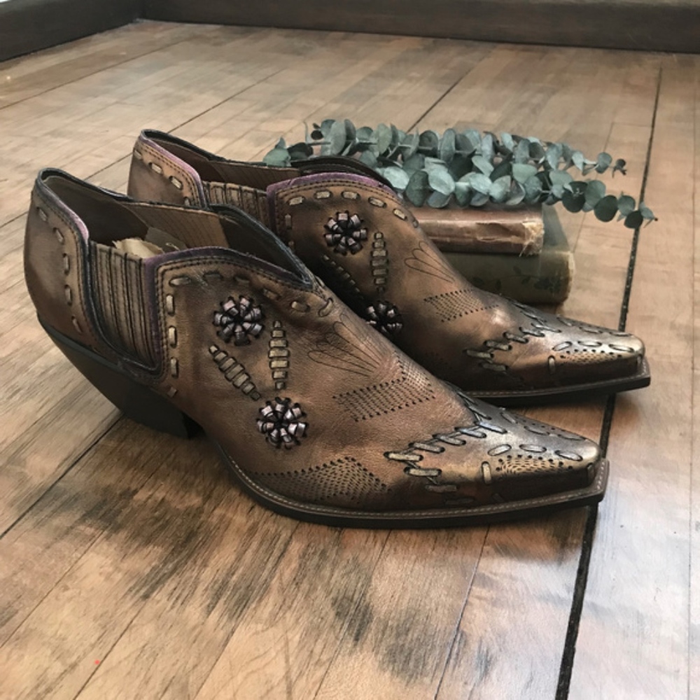 BCBG Western Booties